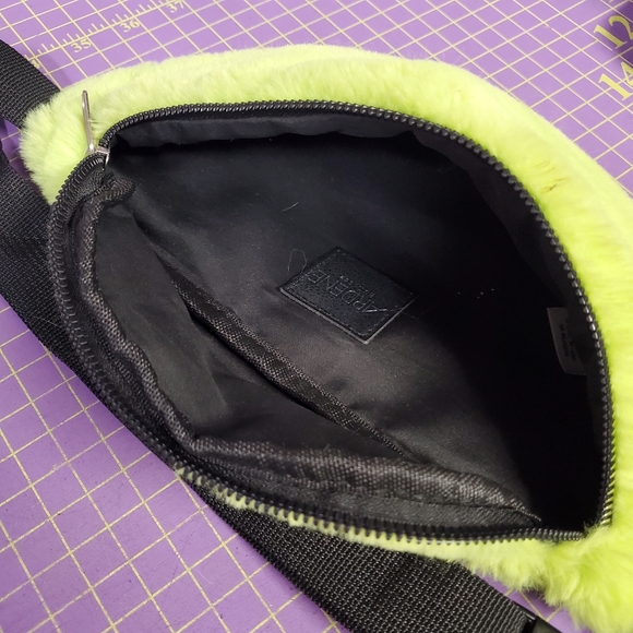 Fuzzy Fanny Pack - Picture 3 of 3